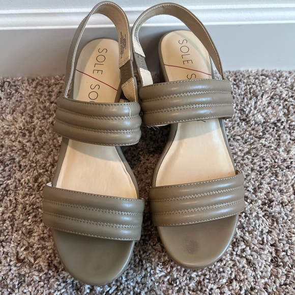 SOLE SOCIETY | Amberly Stacked Woodgrain Sandal‎ - Picture 2 of 5